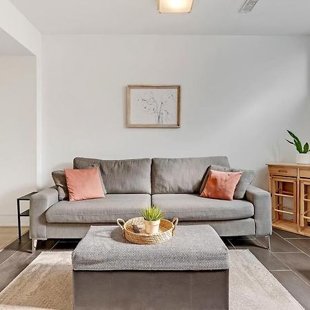 Suite In The Heart Of Downtown Toronto Bagian luar foto
