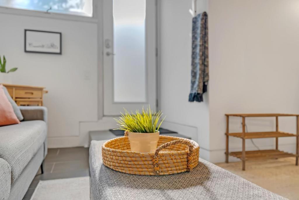 Suite In The Heart Of Downtown Toronto Bagian luar foto