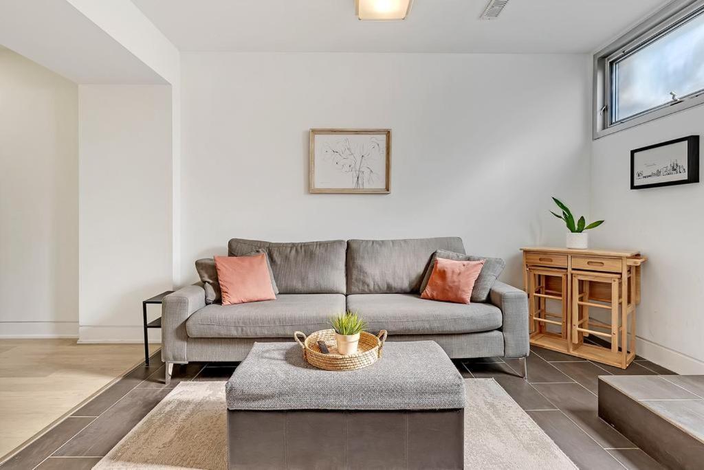 Suite In The Heart Of Downtown Toronto Bagian luar foto
